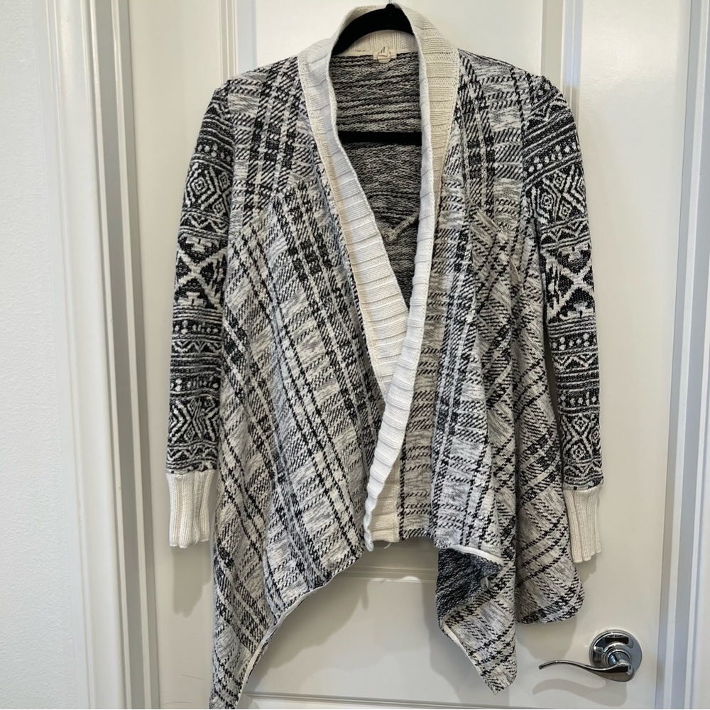 Tiny Sweater Size S - image 1